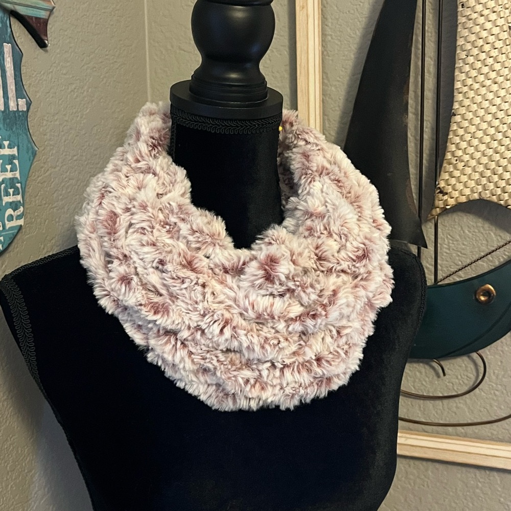 HANDMADE - SOFTEST Cowl Infinity Scarf Arm Knit!!